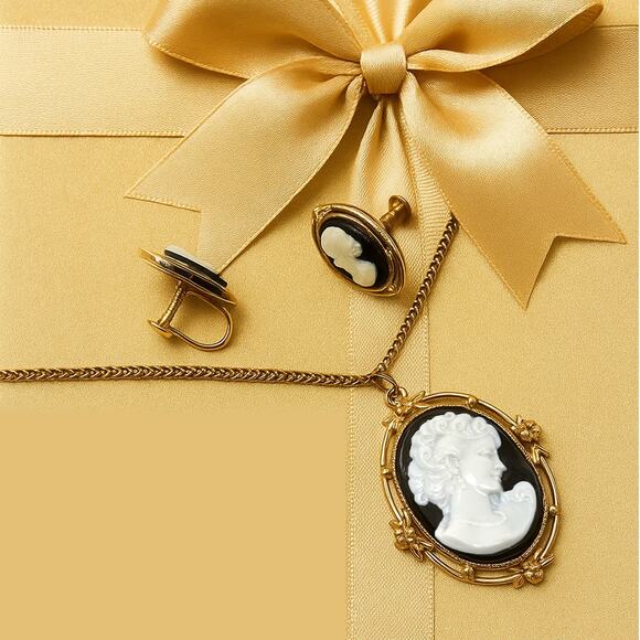 Vintage Black & White Cameo Pendant Necklace & Screw Back Earring Set - Hey Viv - Picture 4 of 10